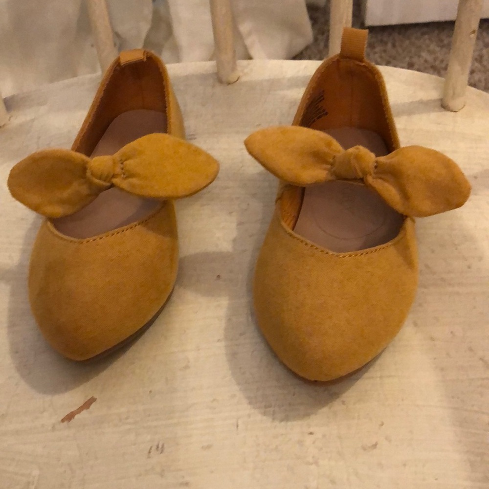 NWOT Old Navy Mustard Flats
